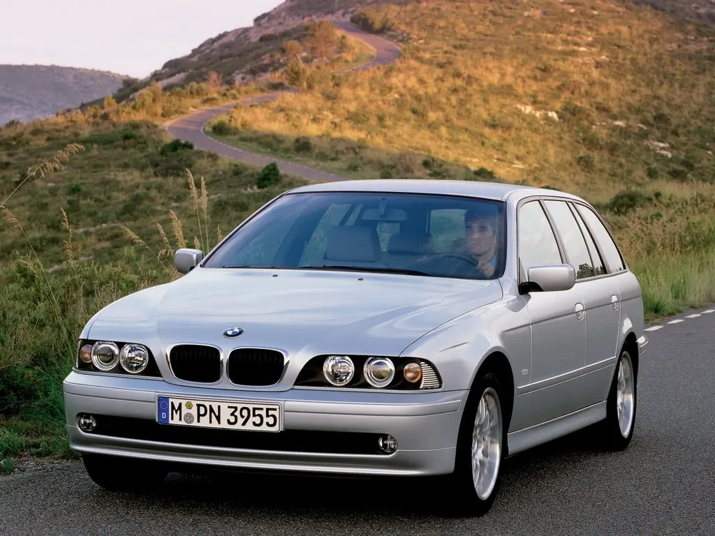BMW 5-Series (E39) 4 поколение, рестайлинг, универсал (09.2000 - 04.2004)